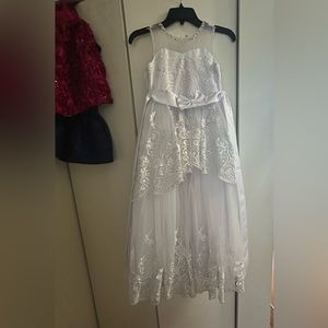 Amazing white formal dress no stains brand new
